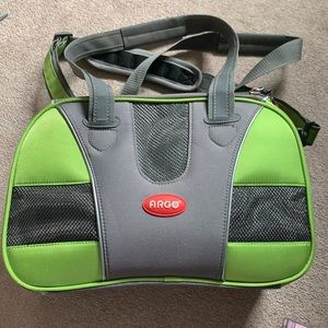 Pet carrier